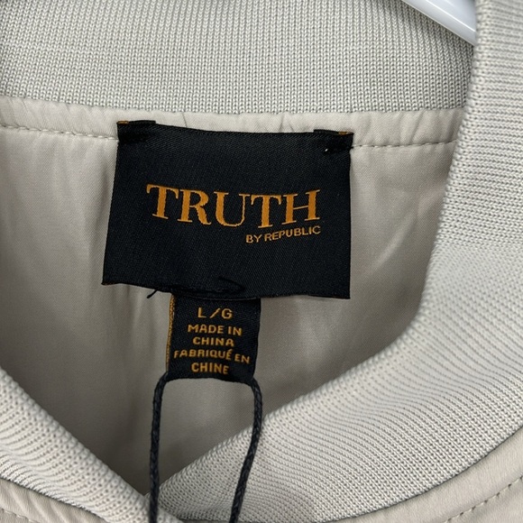 Truth by republic NWT women’s bomber jacket large - Picture 5 of 9